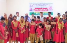 মৌলভীবাজারের বুদ্ধি প্রতিবন্ধী বিদ্যালয়ে ঈদ উপহার হিসেবে নগদ অর্থ প্রদান