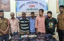 মৌলভীবাজারে জুয়ার আসর থেকে ৫ জুয়ারি আটক