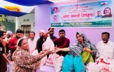 পবিত্র মাহে রমজান উপলক্ষে যুবলীগের খাদ্য সামগ্রী বিতরণ