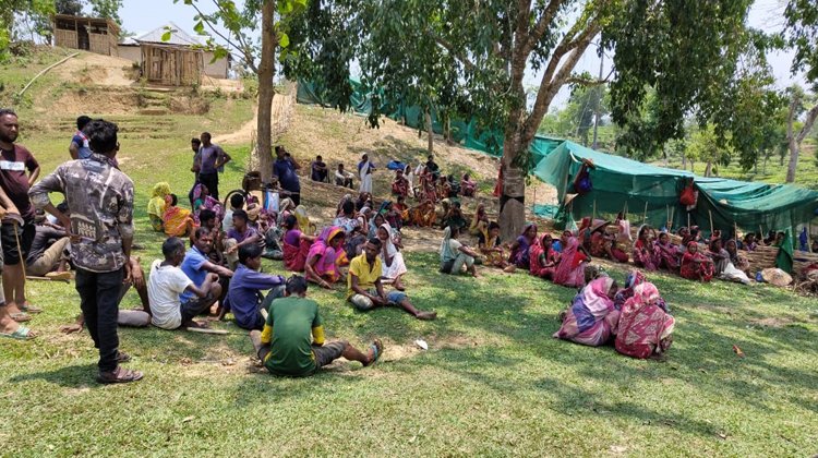 প্রেমনগর চা বাগানে ঘর মেরামতের দাবিতে প্রায় তিন ঘন্টা কর্মবিরতি পালন