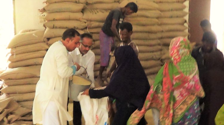 প্রধানমন্ত্রী শেখ হাসিনা কর্তৃক পবিত্র ঈদুল ফিতর উপলক্ষে ভিজিএফ চাল বিতরণ