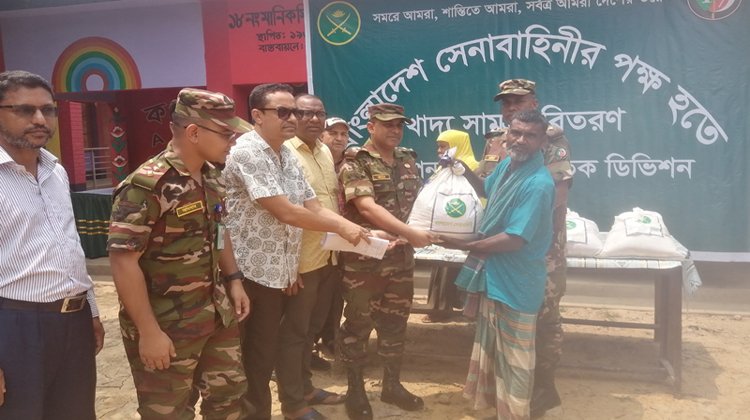 জুড়ীতে সেনাবাহিনীর খাদ্য বিতরণ
