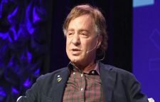 ২০৩০ সালের মধ্যেই অমর হবে মানুষ – প্রযুক্তিবিজ্ঞানী রে কার্জউইল