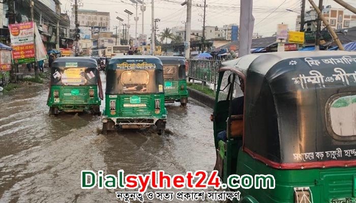 সিলেটে এক ঘণ্টার বৃষ্টিতে জলাবদ্ধতা