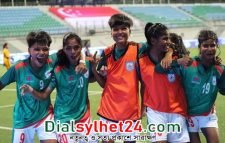 সিঙ্গাপুরকে উড়িয়ে গ্রুপসেরা বাংলাদেশের মেয়েরা