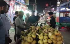 তীব্র গরমে শ্রীমঙ্গলে বাড়ছে তালের শাঁসের চাহিদা