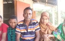 ভূমিহীন ওস্তার আলী প্রতিবন্ধী সন্তানদের নিয়ে সরকারি আশ্রয়ন প্রকল্পের ঘরে উঠতে চান