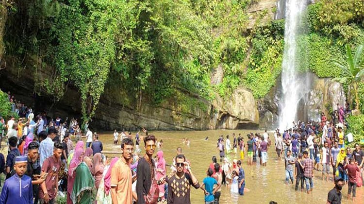 মাধবকুণ্ডে পর্যটকের মোবাইল ছিনতাই মামলার ২ আসামী রিমান্ডে