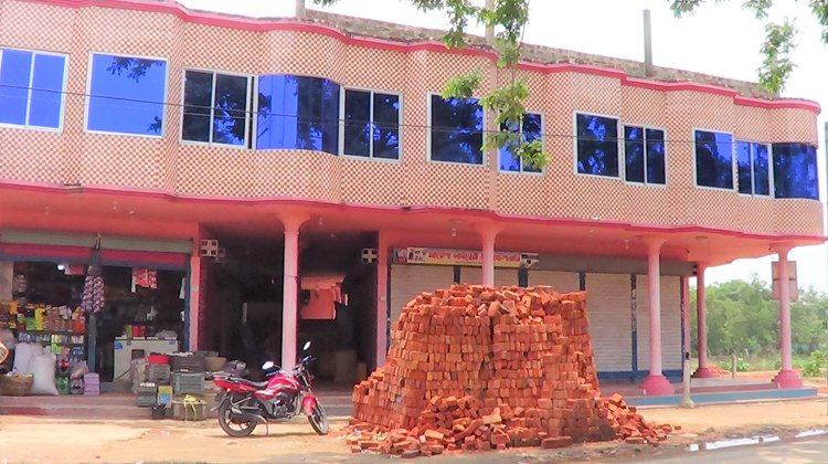 রাজনগর উপজেলার ভাইস চেয়ারম্যান আলাল মিয়া জমির সংক্রান্ত বিরোদের জের ধরে নিরাপত্তাহীনতার অভিযোগ