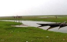 মৌলভীবাজারে বিল সেচে অবাধে মৎস নিধন:প্রশাসনের উল্যেখযোগ্য ভূমিকা না থাকায় নানা প্রশ্ন তুলেছেন হাওর পাড়ের সাধারণ মানুষের