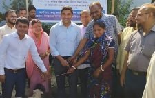 শ্রীমঙ্গলে ১০০ খামারীর মাঝে ভেড়া বিতরণ