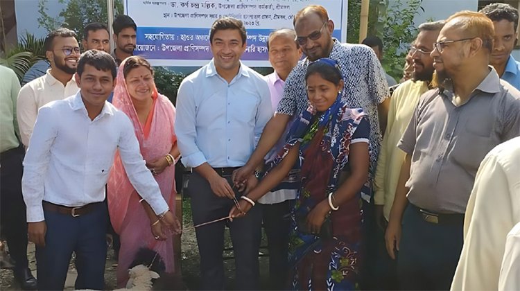 শ্রীমঙ্গলে ১০০ খামারীর মাঝে ভেড়া বিতরণ