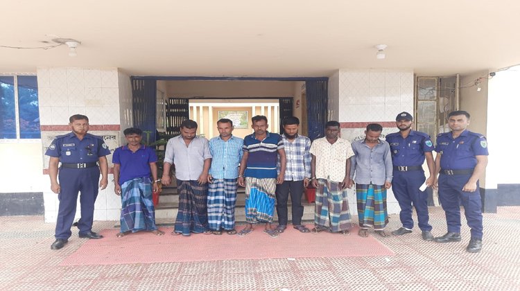 বিশেষ অভিযানে জুয়ার সরঞ্জাম ও নগদ টাকাসহ ০৭ জুয়ারিকে আটক