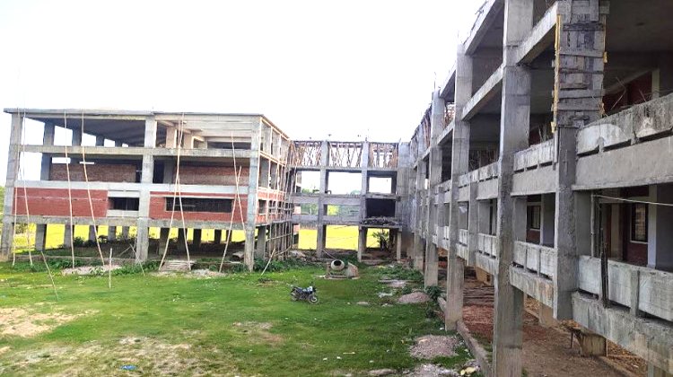 জুড়ীতে পাঁচ বছরেও শেষ হয়নি টেকনিক্যাল কলেজের কাজ:উদাসীনতা  সরকারি কর্মকর্তাদের অবহেলাকেই দায়ি করছেন স্থানীয়রা