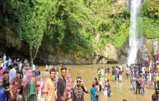 মাধবকুণ্ডে পর্যটকের মোবাইল টাকা ও স্বর্ণ ছিনতাই, গ্রেফতার ১