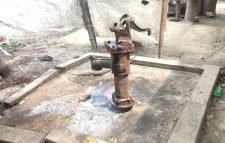 জুড়ীতে পানির টিউবওয়েলে রাতের আঁধারে  বিষ প্রয়োগের অভিযোগ