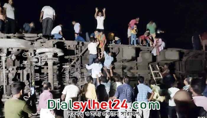 ভারতে ট্রেন দুর্ঘটনায় নিহত বেড়ে ১৭১, আহত ৮০০