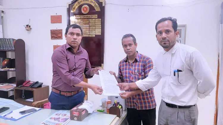 অত্যাবশ্যকীয় পরিষেবা বিল প্রত্যাহারের দাবিতে মৌলভীবাজারে স্কপের স্মারকলিপি প্রদান