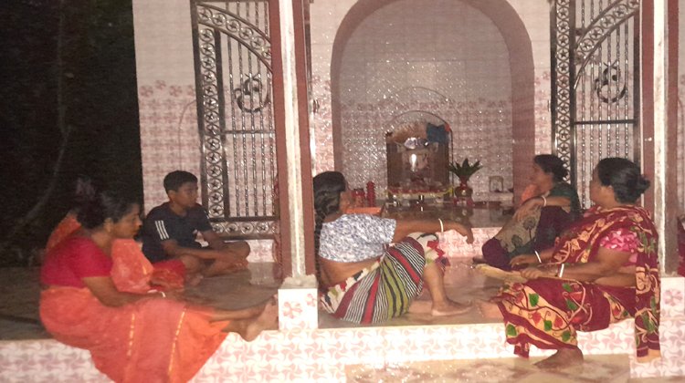কুলাউড়ার রায় গ্রামের রায় বাড়িতে প্রতিদিন সন্ধ্যালগ্নে পালিত হয়ে আসছে কীর্তন