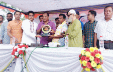 জুড়ীতে সাবেক ছাত্রদের ভালোবাসায় সিক্ত বিদায়ী ৩ শিক্ষক