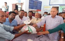 শ্রীমঙ্গল সদর ইউনিয়নে প্রধানমন্ত্রীর ঈদ উপহার চাল পেলেন ৩৩০০ পরিবার
