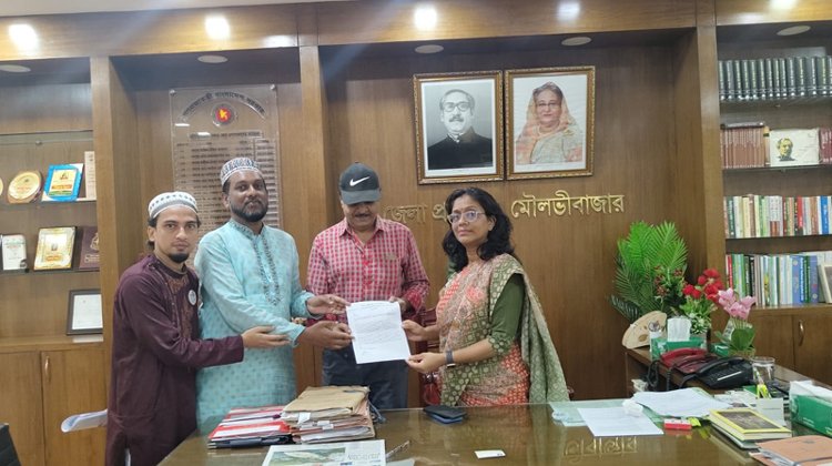 শিক্ষা উপকরণে ভ্যাট প্রত্যাহার দাবীতে স্মারকলিপি