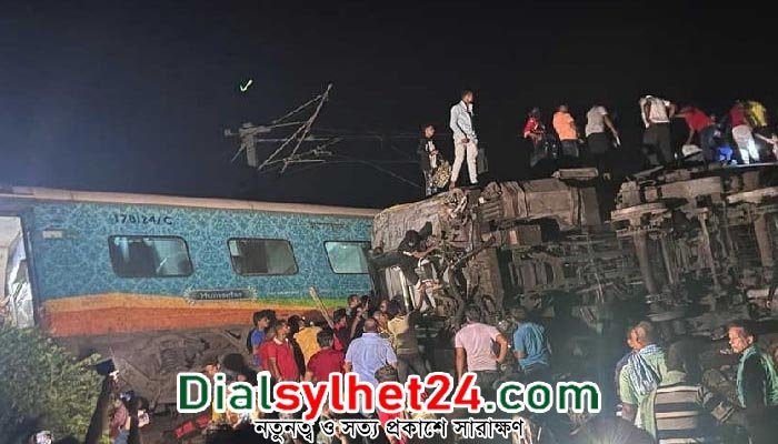 ভারতে ভয়াবহ ট্রেন দুর্ঘটনা, নিহত অন্তত ৩০