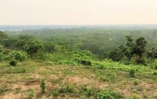 এক পাশে ভারত সীমান্ত অন্য পাশে বাংলাদেশ