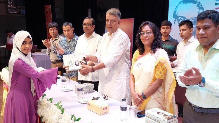 ‘বঙ্গবন্ধু শিক্ষাবৃত্তি’ পেলো ১০০ শিক্ষার্থী