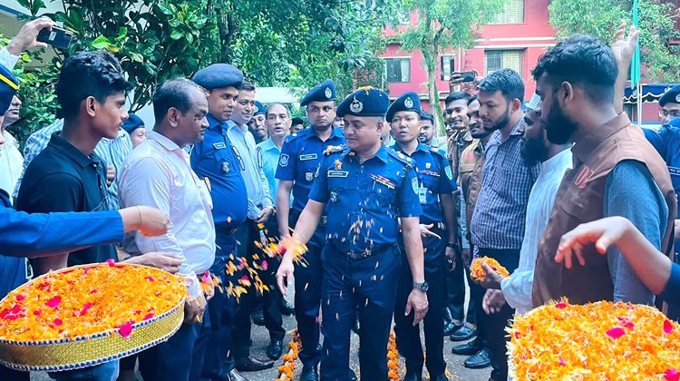 শ্রদ্ধা ও ভালোবাসায় বিদায় নিলেন পুলিশ সুপার  মোহাম্মদ জাকারিয়া