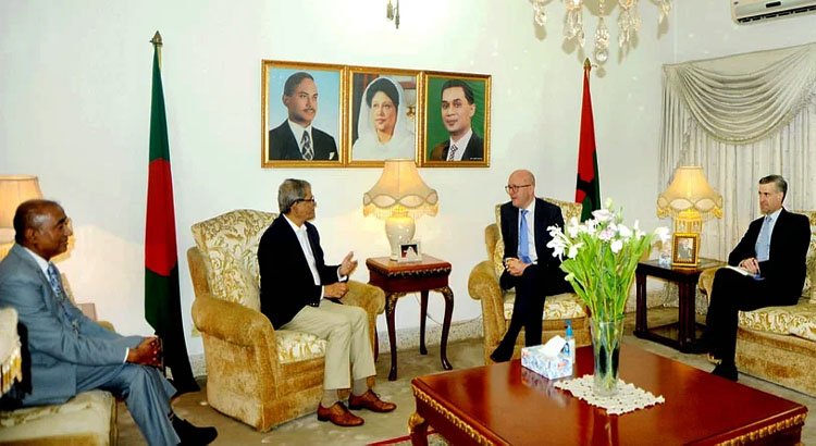 নির্দলীয় সরকার ছাড়া সুষ্ঠু ও অবাধ নির্বাচন সম্ভব নয়- ইইউ রাষ্ট্রদূতকে বিএনপি‘র মহাসচিব