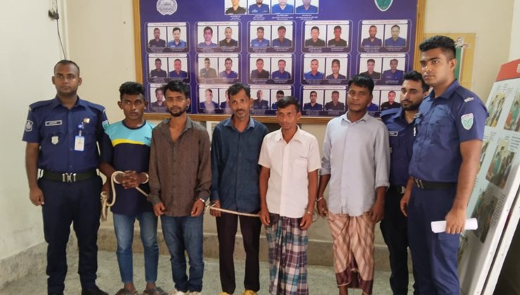 মৌলভীবাজার সদর থানার বিশেষ অভিযানে সাজাপ্রাপ্ত ২ আসামিসহ ৯ জন গ্রেফতার