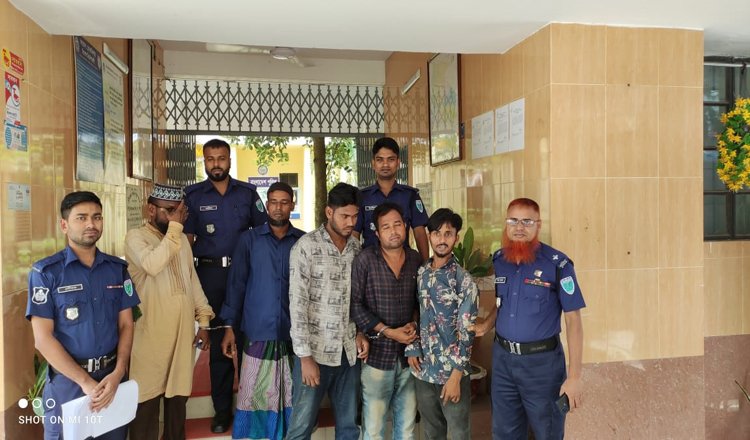 জুড়ীতে নগদ টাকা ও জুয়া খেলায় ব্যবহৃত তাসসহ ৫ জুয়ারি আটক