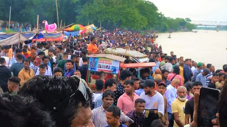 কুশিয়ারা নদীতে ঐতিহ্যবাহী নৌকাবাইচ অনুষ্ঠিত হয়েছে