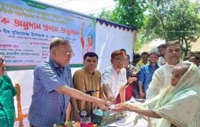 শ্রীমঙ্গলে চা শ্রমিকদের আর্থিক অনুদান প্রদান