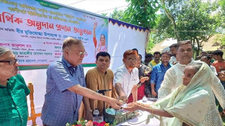 শ্রীমঙ্গলে চা শ্রমিকদের আর্থিক অনুদান প্রদান