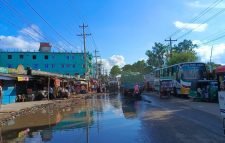শ্রীমঙ্গলে সড়ক ও জনপথের দায়িত্বহীনতায় প্রতিদিন হাজারো মানুষের ভূগান্তি