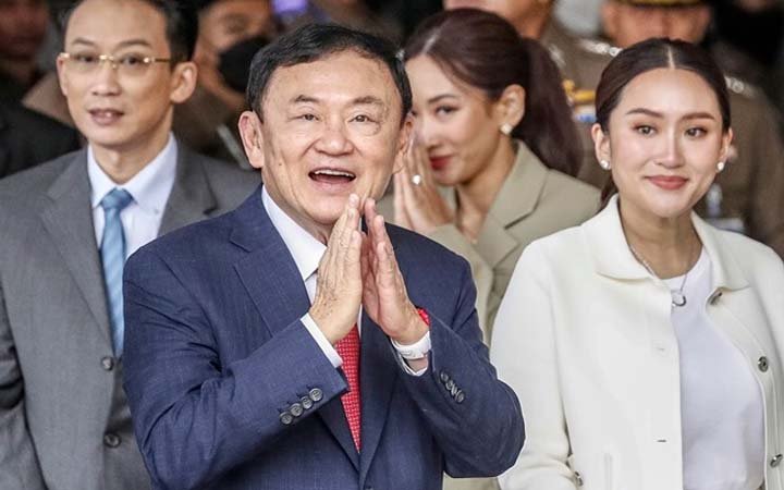 ১৫ বছর পর থাইল্যান্ডে ফিরেই কারাগারে থাকসিন সিনাওয়াত্রা