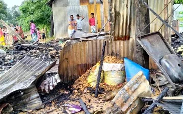 জাফলংয়ে দগ্ধ চারজনকে ঢাকায় প্রেরণ