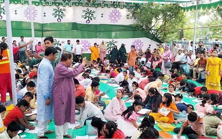 সুনামগঞ্জের হাজারো শিক্ষার্থীর অংশগ্রহণে চিত্রাঙ্কন ও সুন্দর হাতে লেখা প্রতিযোগিতা
