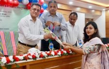 সিকৃবিতে ৬ মেধাবী শিক্ষার্থীকে ডিন’স অ্যাওয়ার্ড প্রদান