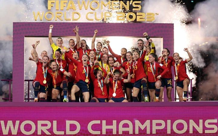 ইংল্যান্ডকে হারিয়ে স্পেনের বিশ্বজয়