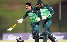 শেষ ওভারে মানকাডিং-নাটকের পর রুদ্ধশ্বাস জয় পাকিস্তানের