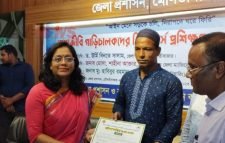 মৌলভীবাজারে সড়ক দুর্ঘটনারোধে গাড়ি চালকদের দিনব্যাপী প্রশিক্ষণ দিয়েছে বিআরটিএ