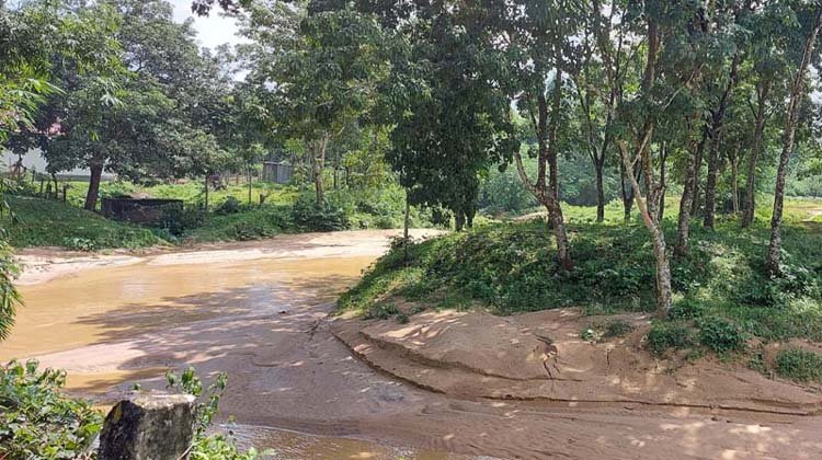 মৌলভীবাজারে বন্ধ হচ্ছে না অবৈধ বালু উত্তোলন: