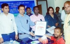 কুলাউড়ায় মাথাগোঁজার ঠাঁই পেল ৪৮ ভূমিহীন পরিবার কুলাউড়াকে ভূমি-গৃহহীনমুক্ত ঘোষণা