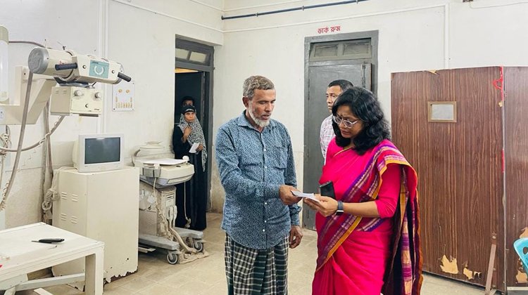 ২৫০ শয্যা বিশিষ্ট জেলা হাসপাতাল পরিদর্শন করেন জেলা প্রশাসক