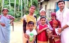 শ্রীমঙ্গলে ক্ষুদ্র জাতিগোষ্ঠীর শিক্ষার উন্নয়নে কাজ করছেন মানবিক সদিচ্ছাসম্পন্ন এক ইউএনও