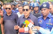 কুলাউড়ায় ‘জঙ্গি আস্তানা’ থেকে আটক ১০ জনকে নেওয়া হচ্ছে ঢাকায়