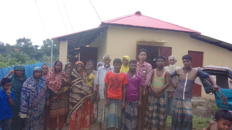 রাজনগর বানারাই আশ্রায়ন প্রকল্পে ইউপি সদস্যের উপর মিথ্যা অভিযোগের বিষয় ১৯ পরিবারের প্রতিবাদ ও ক্ষোভ